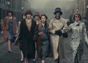 Girls Swag Walking Meme Video Template