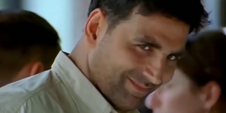 akshay kumar smiling